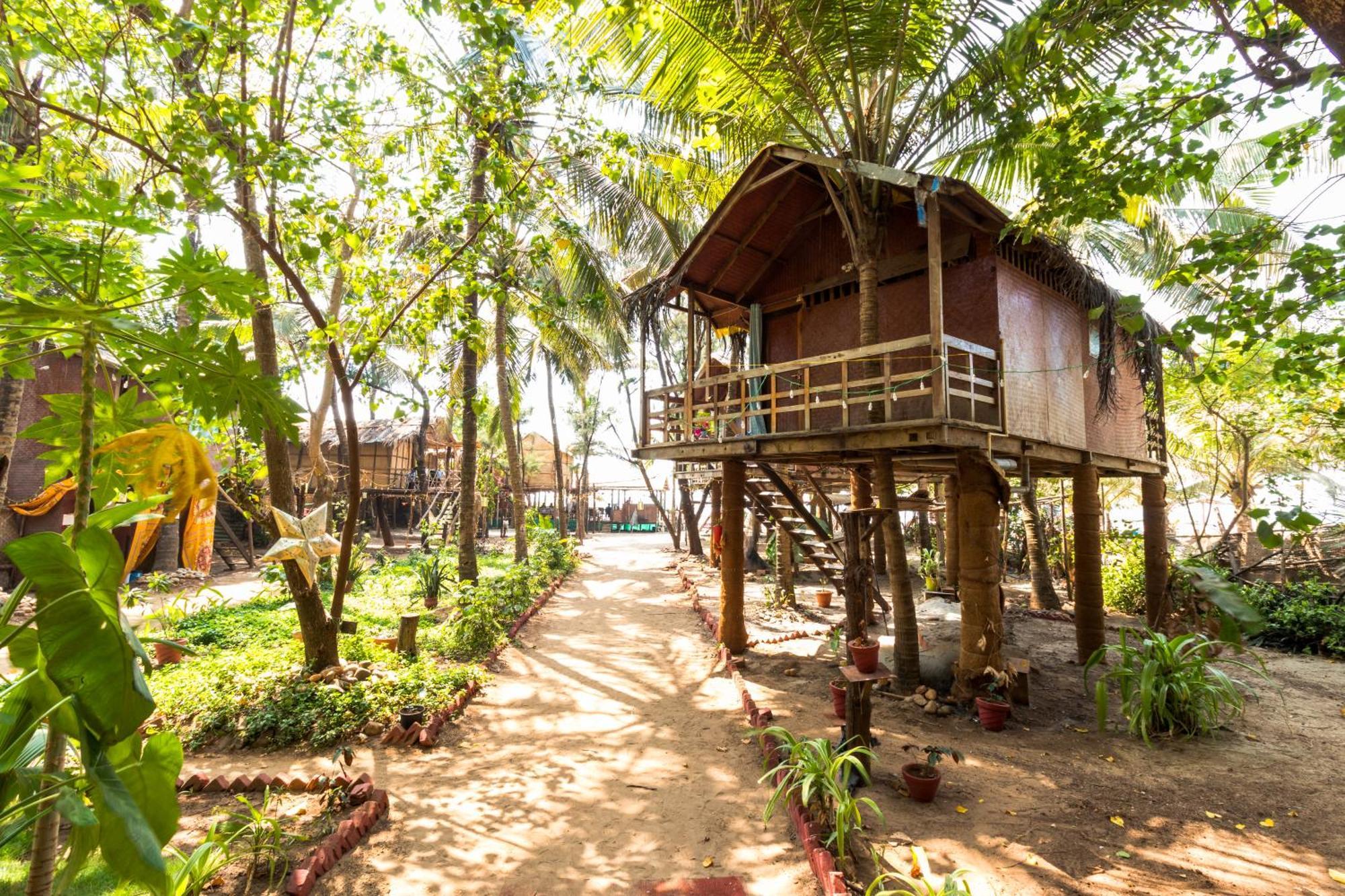 Goan Cafe N Resort Morjim Exterior photo